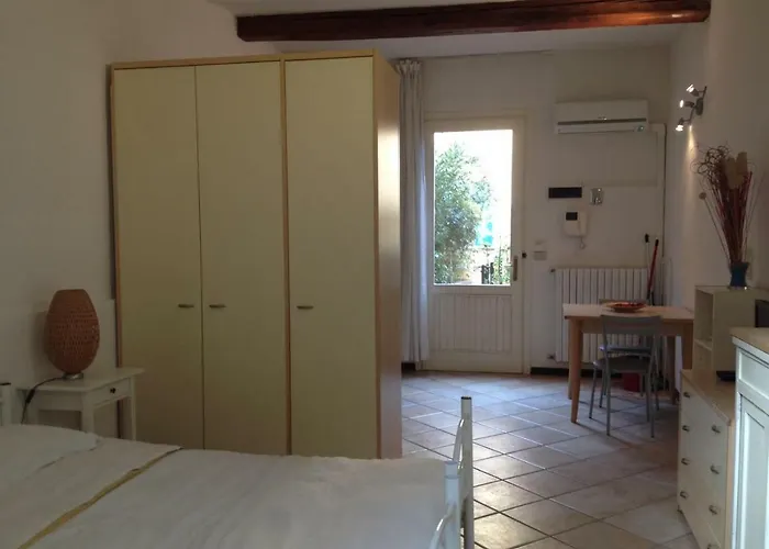 Porta Saragozza Lägenhetshotell