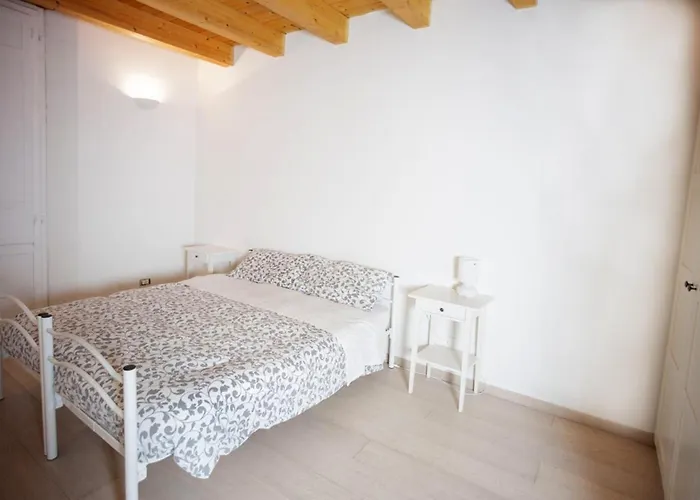 Porta Saragozza Aparthotel Boloňa